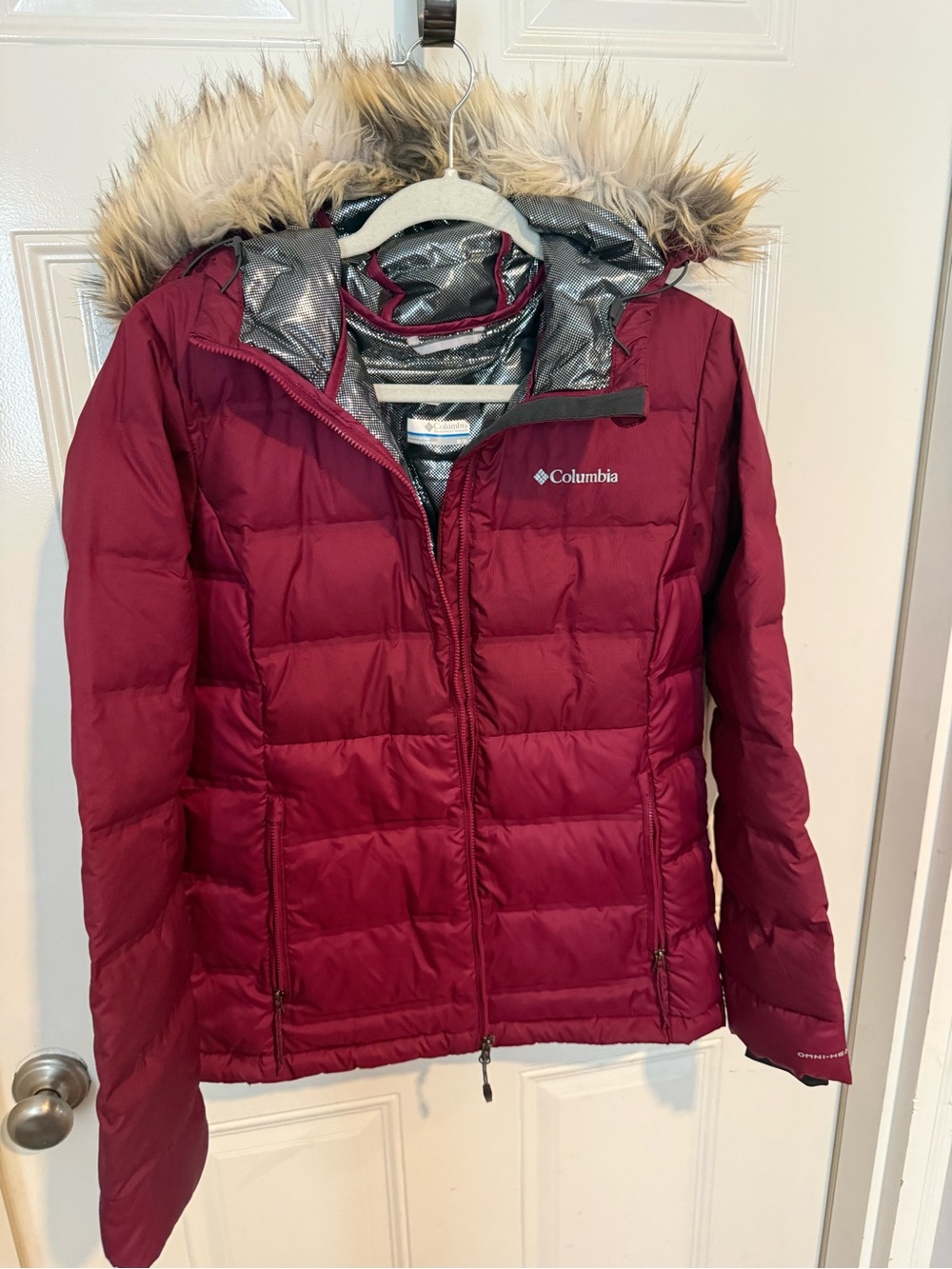 Columbia puffer winter coat with removable fur on the hood
